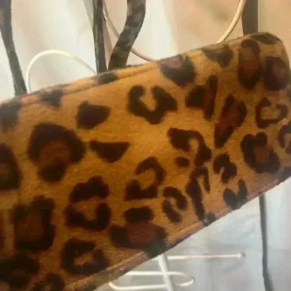 Mondani Handbag Leopard Print - Picture 6 of 10